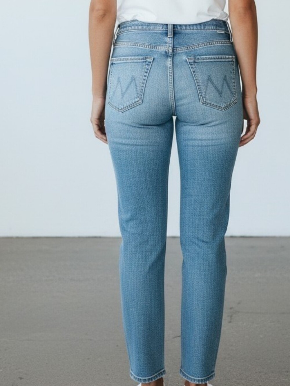 MOTHER Mid-rise Dazzler Ankle Fray Jeans 27